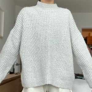 Debut mockneck sweater